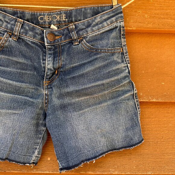 Cherokee Girls Denim Shorts Size 10/12 Blue With Frayed Hem - Picture 5 of 9